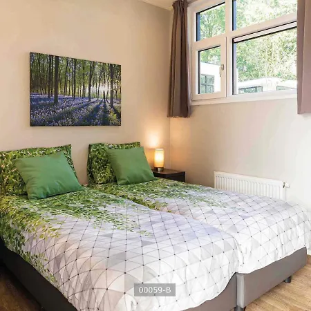 Chalet Luxurious With Dishwasher, In A Park, In The Middle Of De Veluwe Ede